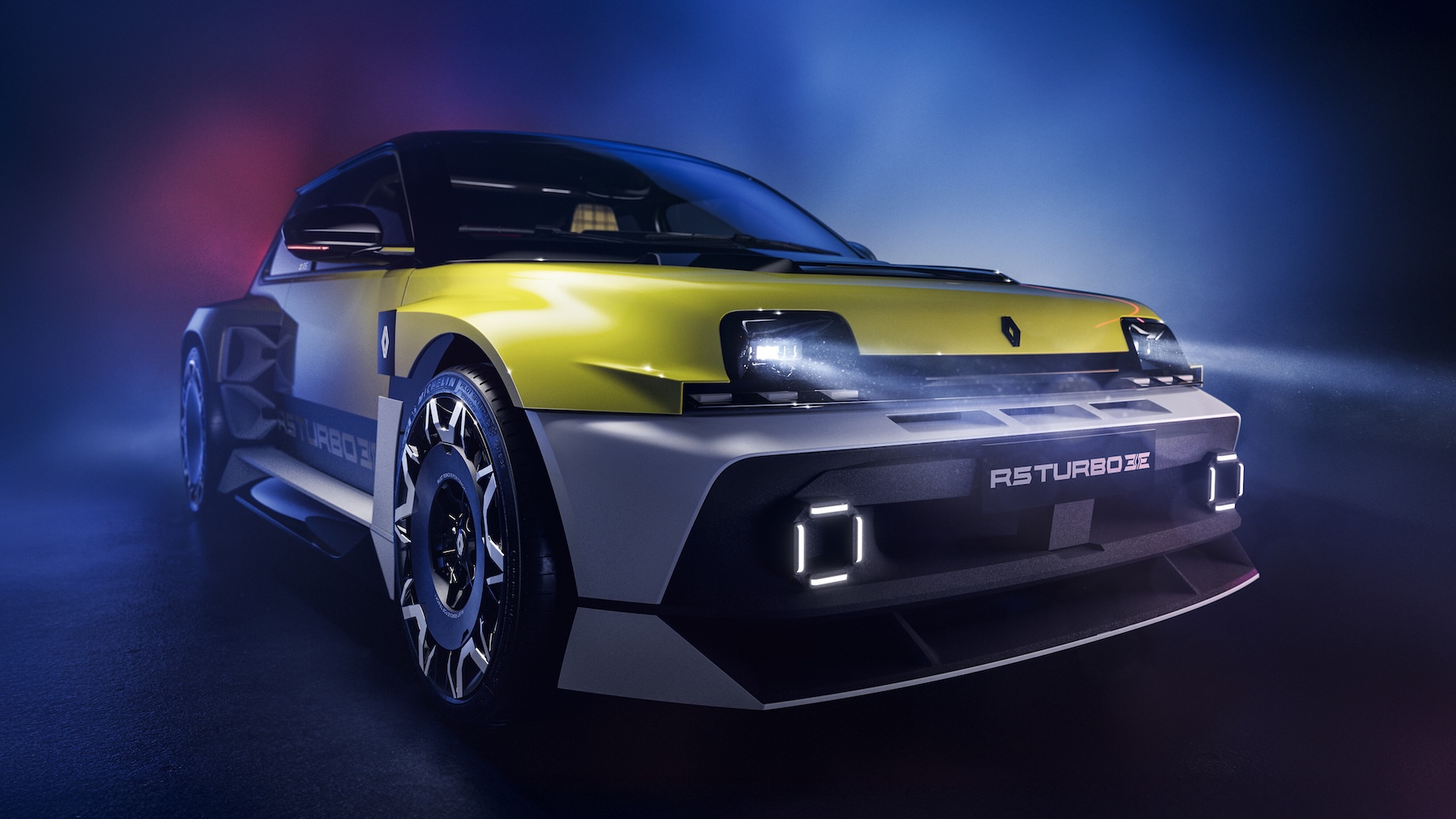 Agressive et dynamique, la R5 Turbo prolonge le mythe avec une motorisation électrique digne de ce nom. © Renault
