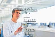 Un mathématicien résout un ancien défi de l’algèbre. © Martin Barraud, iStock