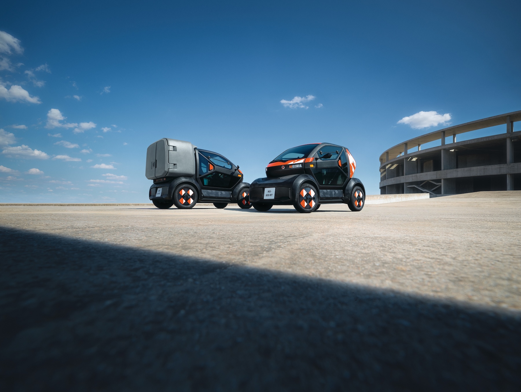Le Duo et le Bento de Mobilize offre une alternative électrique compacte pour la livraison en zone urbaine. © Mobilize